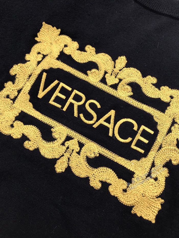 Versace男裝 範思哲20SS秋冬新款刺繡花卉字母針織毛衣  ydi3514